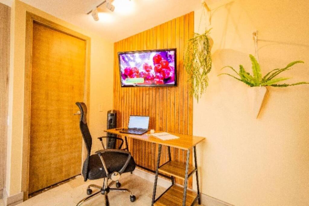 Stylish Loft, Balcony, Fast Internet, Parking 210 *