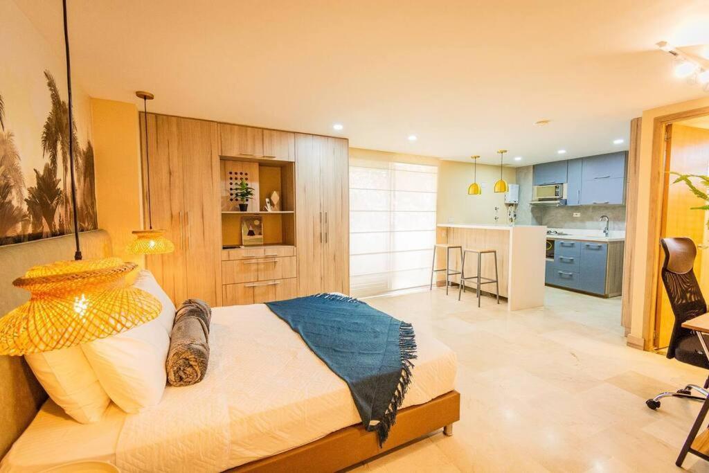 Apartment Stylish Loft, Balcony, Fast Internet, Parking 210 Medellin